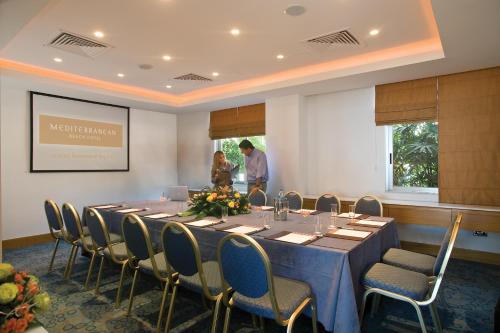 Kawasan bisnes dan/atau bilik persidangan di Mediterranean Beach Hotel