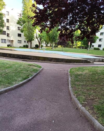 Chambre tout confort dans logement proche de la gare
