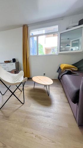 Cozy studio on Frioul Island and terrace Beaches and port just two mn away