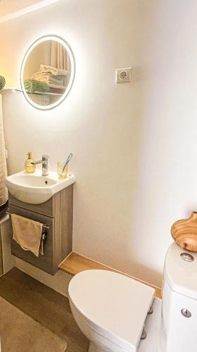 Cozy studio on Frioul Island and terrace Beaches and port just two mn away