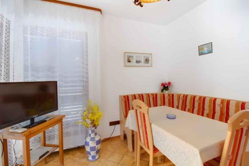Apartments in Mali Losinj 14848