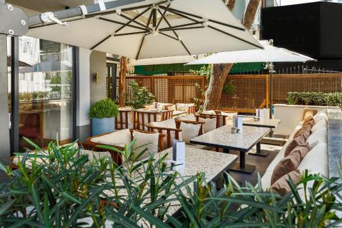 Εστιατόριο ή άλλο μέρος για φαγητό στο Sherwood Premio Hotel