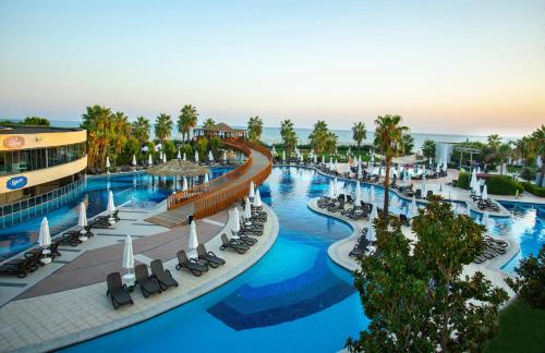 Bazén v ubytování Sherwood Dreams Resort nebo v jeho okolí