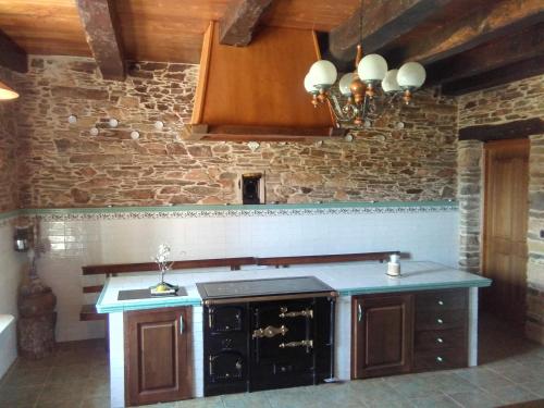 A kitchen or kitchenette at Casa Grande de Anllo