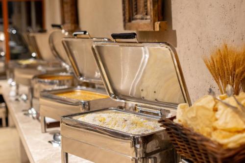 Makanan di atau berdekatan perkhemahan mewah