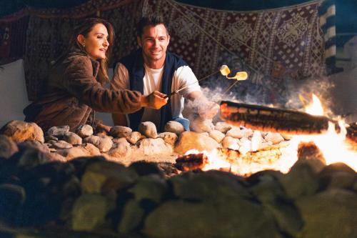 Tetamu yang menginap di Thousand Nights Camp
