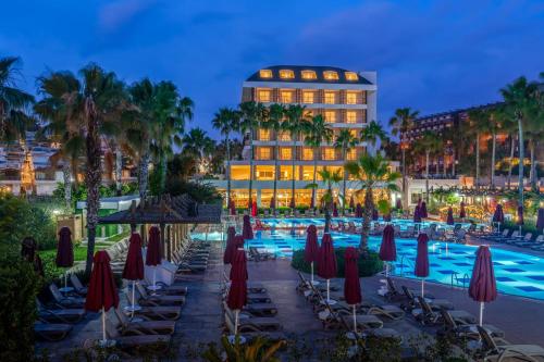 Kolam renang di atau dekat dengan Trendy Palm Beach Adults Only
