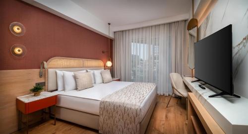 Televisyen dan/atau pusat hiburan di Trendy Palm Beach Adults Only