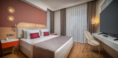 Katil atau katil-katil dalam bilik di Trendy Palm Beach Adults Only
