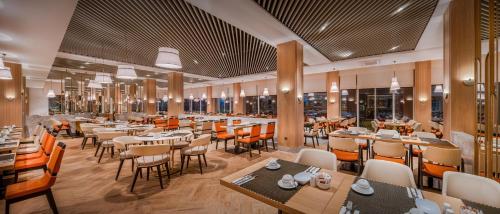 Restoran atau tempat lain untuk makan di Trendy Palm Beach Adults Only