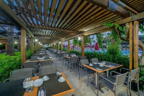 Restoran atau tempat lain untuk makan di Trendy Palm Beach Adults Only