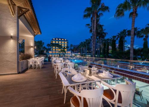 Restoran atau tempat lain untuk makan di Trendy Palm Beach Adults Only