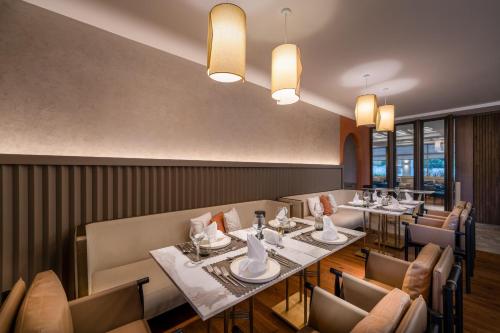 Ruang duduk di Trendy Palm Beach Adults Only