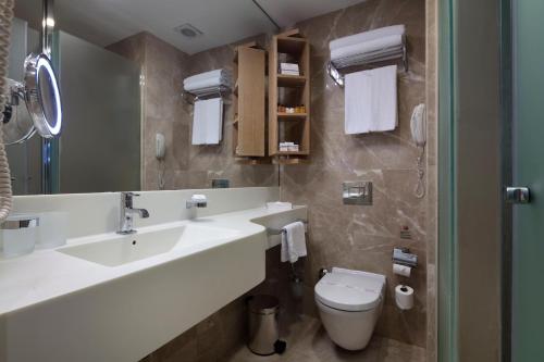 Ένα μπάνιο στο Sentido Trendy Verbena Beach Hotel
