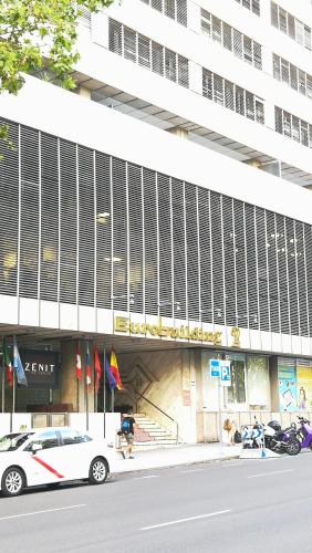 Chusbad place Cuzco-Santiago Bernabéu, Edificio Eurobuilding 2