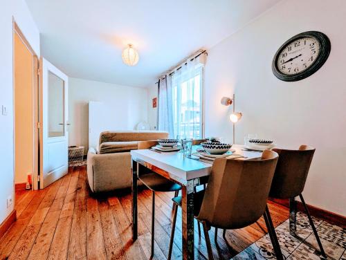 Budget studio- The river seine