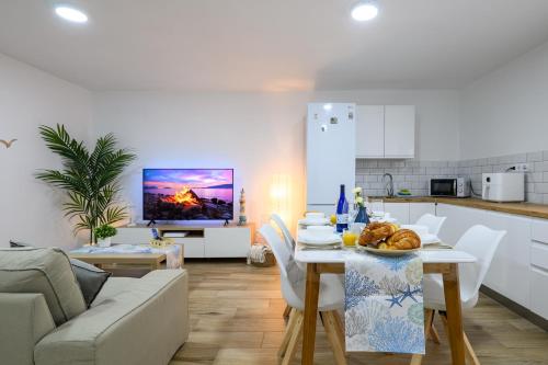 Gloria Beach Apartment