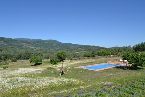 Agua Antigua Casa Rural游泳池或附近泳池