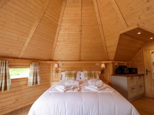 Ένα ή περισσότερα κρεβάτια σε δωμάτιο στο Little Luxe Lodges 1