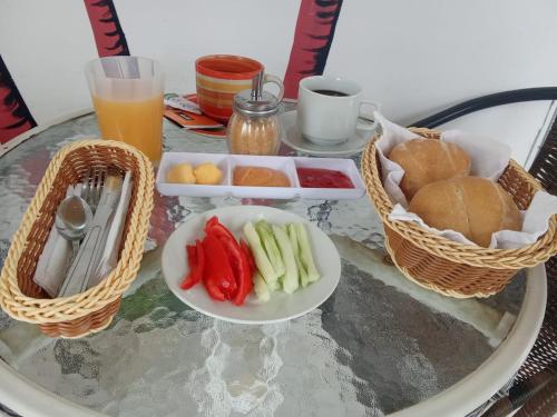Jídlo v hostelu nebo okolí