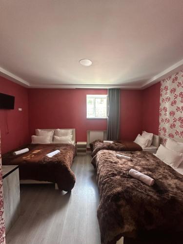 Ruang duduk di Hotel NOA Kazbegi