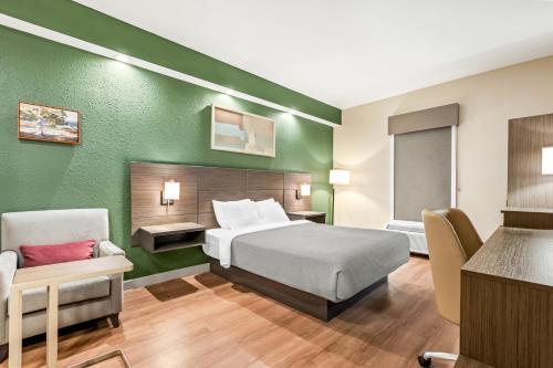 Postel nebo postele na pokoji v ubytování Quality Inn Pooler - Savannah I-95