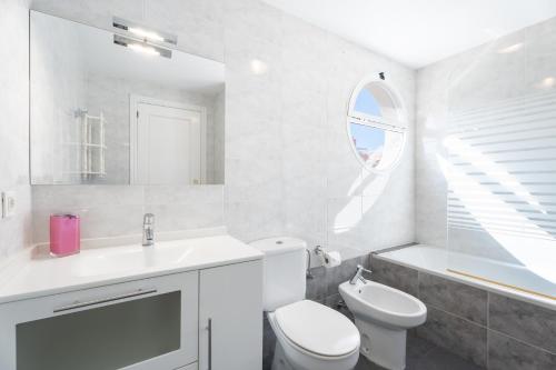 Ένα μπάνιο στο Lopimar Segrelles