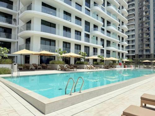 Luxury & Bright 1BR Apartment | Panoramic Sea View
