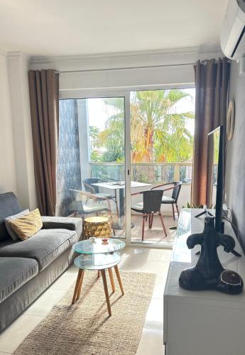 Sunny Central near Yumbo and Dunes