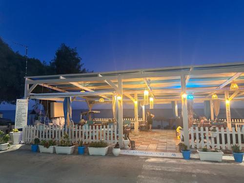 Φωτογραφία από το άλμπουμ του Ta Kalamakia Apartments στα Βατερά