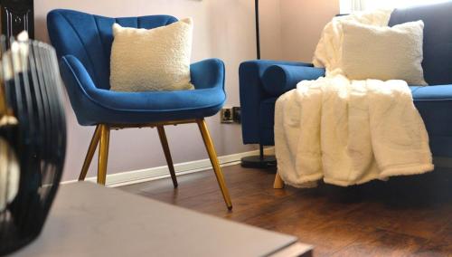 Χώρος καθιστικού στο Heathrow Stays Entire House Near Heathrow, Free WiFi, Family-Friendly & Garden