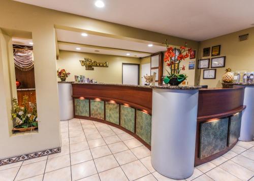 Лобби или стойка регистрации в Vagabond Inn Long Beach