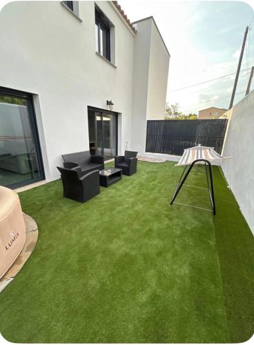 Gallery image of Villa dOrquas Detente & Famille avec Jacuzzi & Plages, 3chambres maxi 6pers in Saint-Georges-dʼOrques