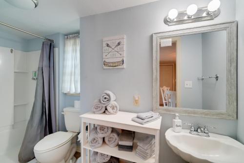 A bathroom at Lakeside Haven with Deck and Views in Jefferson!