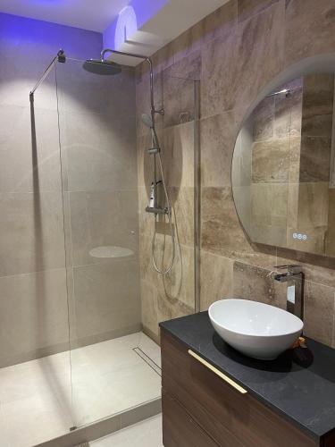 Ένα μπάνιο στο 2P Centre Ville