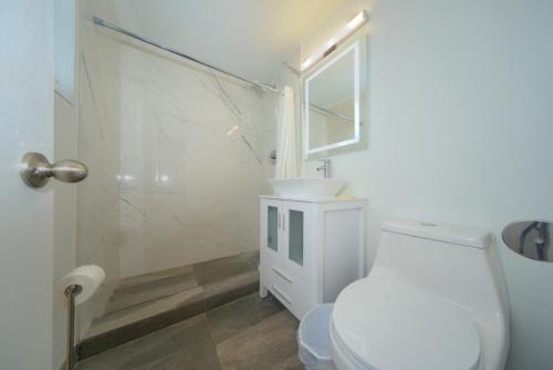 Gallery image of Single Renovated Room by the Beach in Miami Beach
