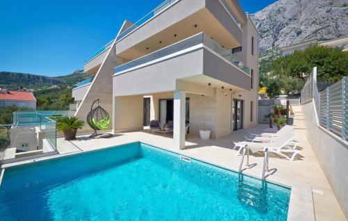 Gorgeous Home In Makarska With Sauna