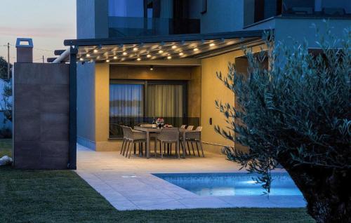 Πισίνα στο ή κοντά στο Amazing Home In Medulin