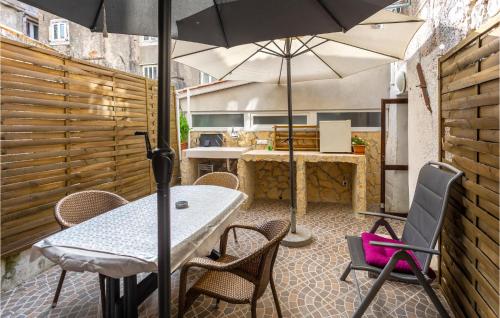 Lovely Apartment In Cres With Wifi