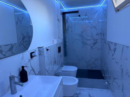 Un baño de ARDELEAN Apartments - Palazzo ARDELEAN, Conselice