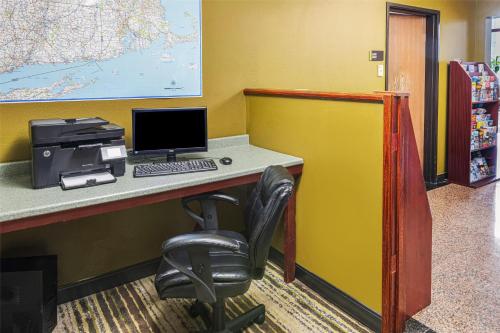 TV/Unterhaltungsangebot in der Unterkunft Best Western Providence Warwick Airport Inn