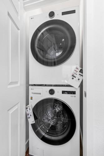 a washer and dryer in a room at Chimney Rock Suite - Unit C - Red Rock Retreat in Sedona