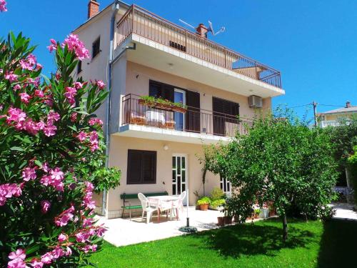 Apartments in Novi Vinodolski 38122