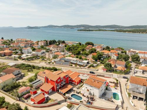 Luxury villa with a swimming pool Turanj, Biograd - 18274