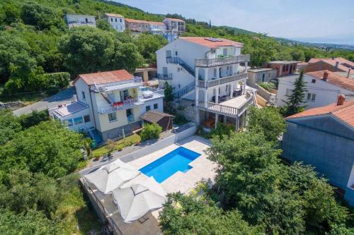 Crikvenica Two-Bedroom Apartment 3