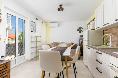 Family friendly house with a swimming pool Okrug Gornji, Ciovo - 24460