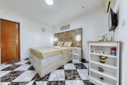 ドプラー・ヴォダにあるStudio Apartments with balconyのギャラリーの写真