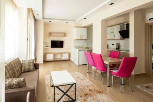 Η κουζίνα ή μικρή κουζίνα στο Peramis Hotel & Spa