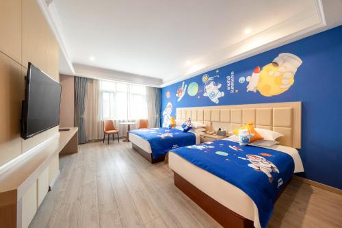 Postel nebo postele na pokoji v ubytování Rezen Select Shanghai International Resort