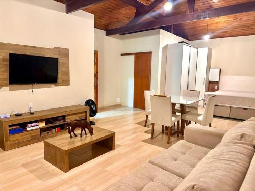 TV a/nebo společenská místnost v ubytování Rancho Sunset Sebollas